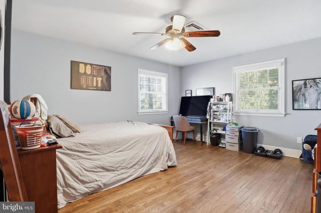 1000 SMALLBROOK LN, York, PA 17403