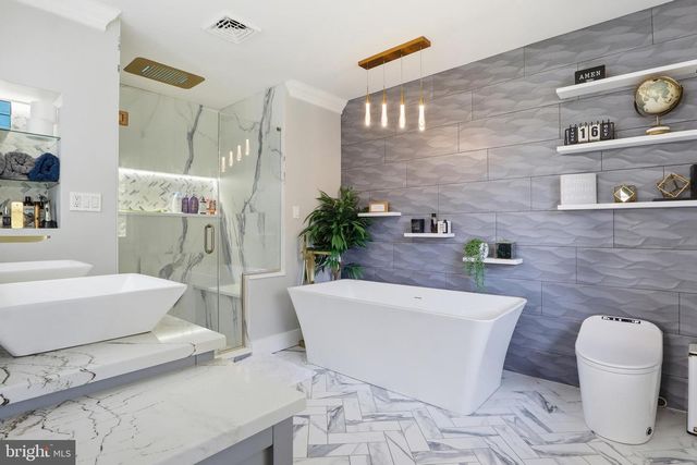 1000 SMALLBROOK LN, York, PA 17403