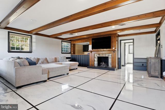 1000 SMALLBROOK LN, York, PA 17403