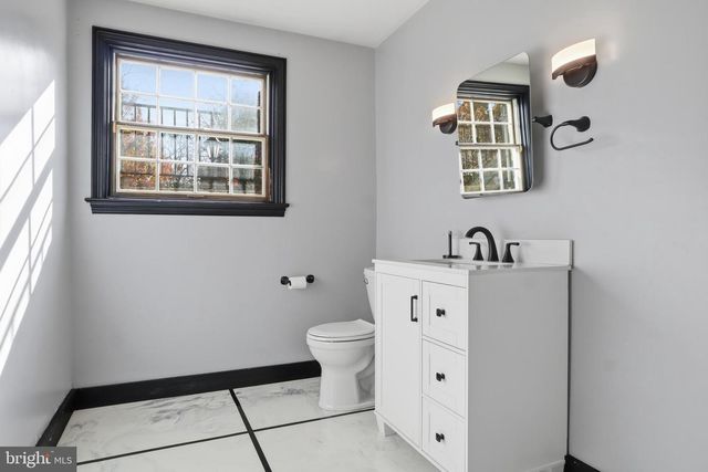 1000 SMALLBROOK LN, York, PA 17403