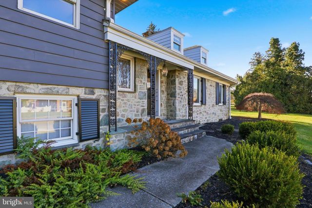 1000 SMALLBROOK LN, York, PA 17403