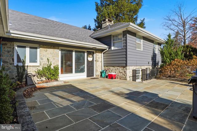 1000 SMALLBROOK LN, York, PA 17403