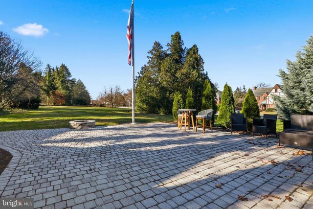 1000 SMALLBROOK LN, York, PA 17403