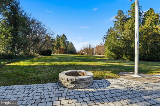 1000 SMALLBROOK LN, York, PA 17403