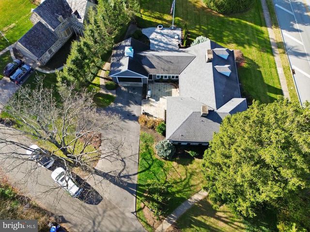 1000 SMALLBROOK LN, York, PA 17403