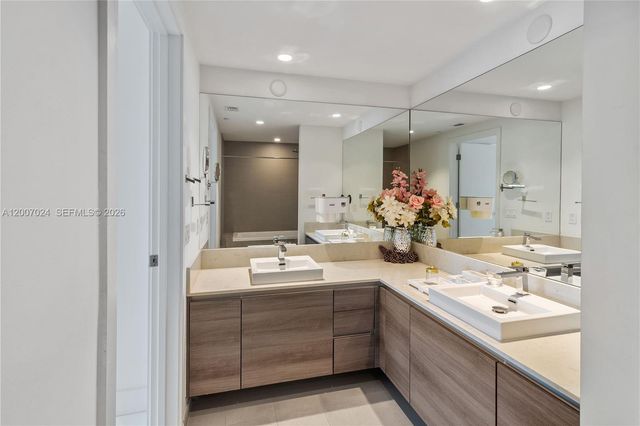 1080 Brickell Ave 3502, Miami, FL 33131