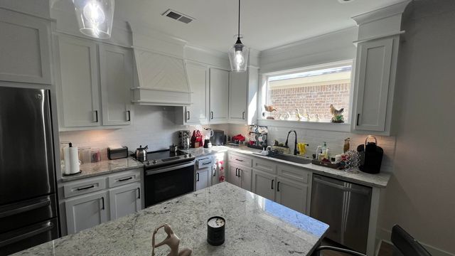 19 Bridgefield Ct., Hattiesburg, MS 39402