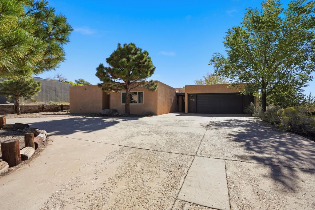 726 Tramway Vista Drive NE 20, Albuquerque, NM 87122
