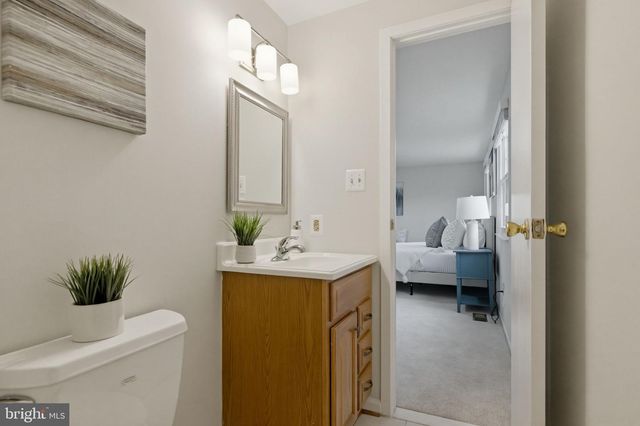 5755 HEMING AVE, Springfield, VA 22151