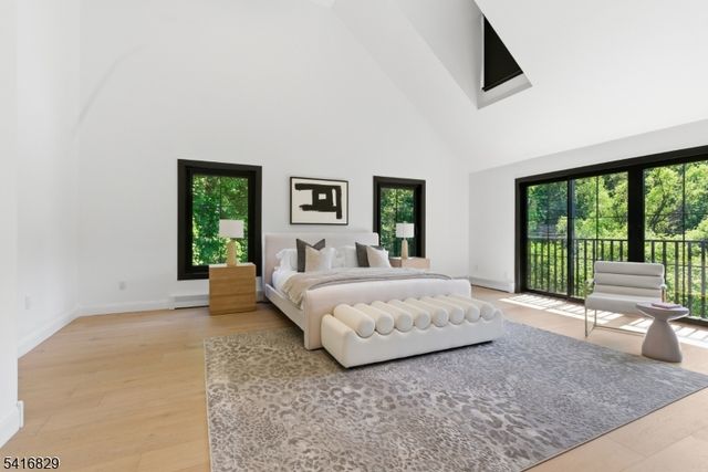 60 Brookside Dr, Upper Saddle River Boro, NJ 07458