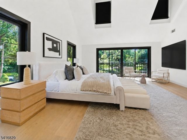 60 Brookside Dr, Upper Saddle River Boro, NJ 07458