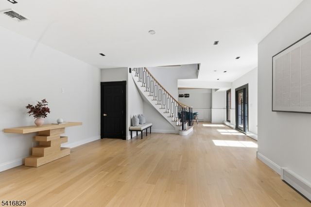 60 Brookside Dr, Upper Saddle River Boro, NJ 07458