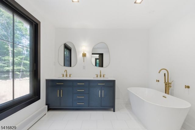 60 Brookside Dr, Upper Saddle River Boro, NJ 07458