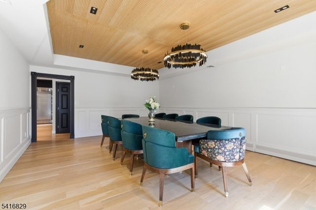 60 Brookside Dr, Upper Saddle River Boro, NJ 07458