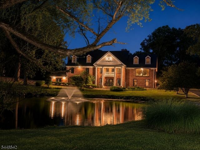 60 Brookside Dr, Upper Saddle River Boro, NJ 07458