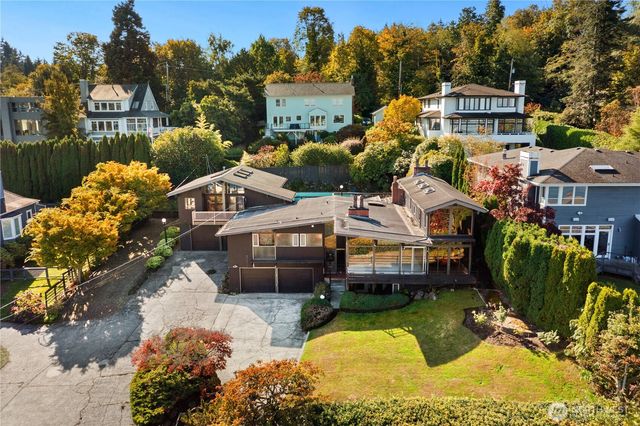 3653 W Commodore Way, Seattle, WA 98199