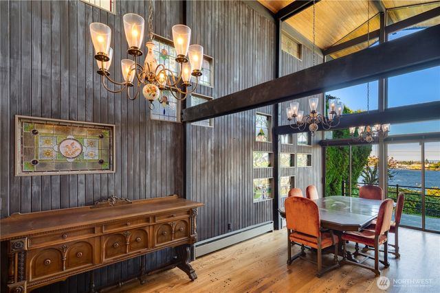 3653 W Commodore Way, Seattle, WA 98199