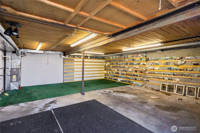 3653 W Commodore Way, Seattle, WA 98199