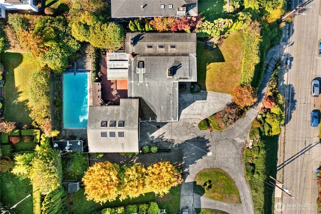 3653 W Commodore Way, Seattle, WA 98199