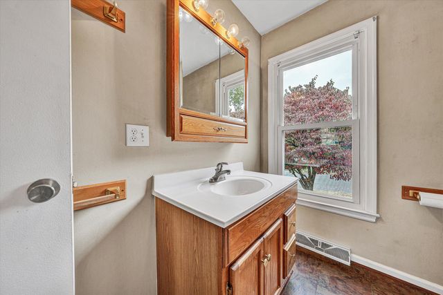 4611 Casper DR, Roanoke, VA 24019