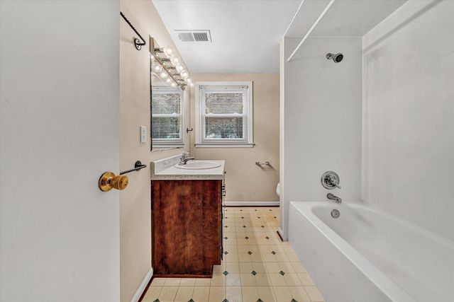 4611 Casper DR, Roanoke, VA 24019