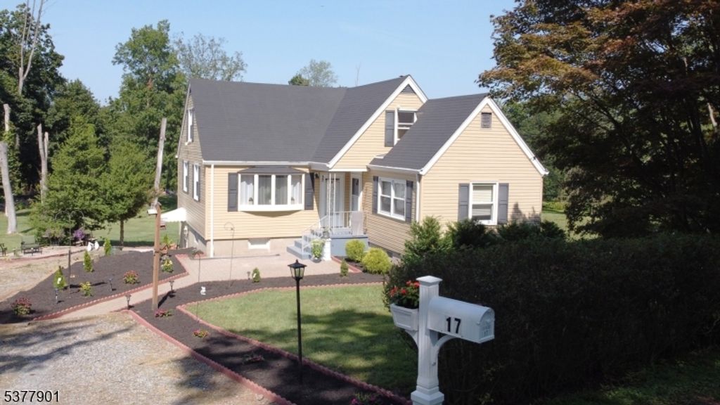 17 Village Glen Rd, Raritan Twp., NJ 08822