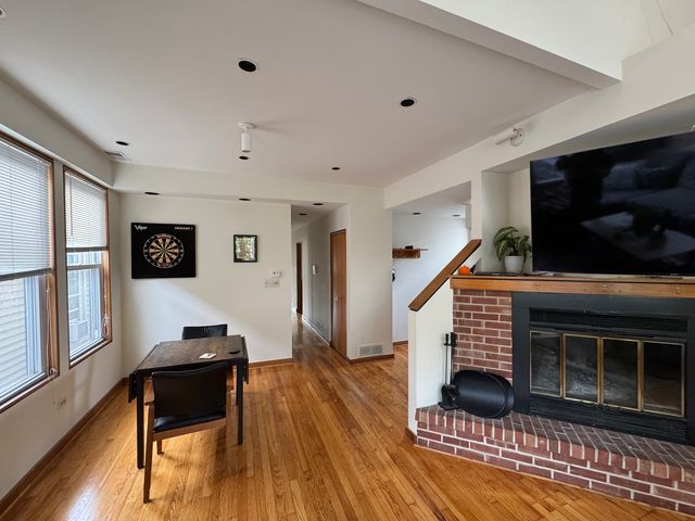 2742 N Kenmore Avenue, Chicago, IL 60614