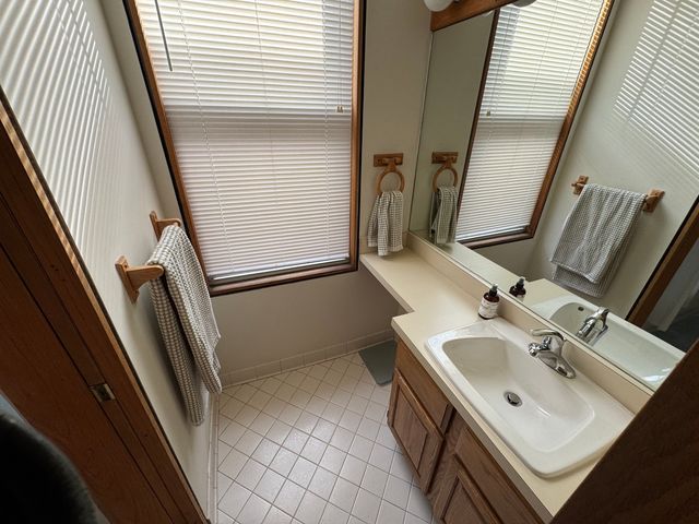 2742 N Kenmore Avenue, Chicago, IL 60614