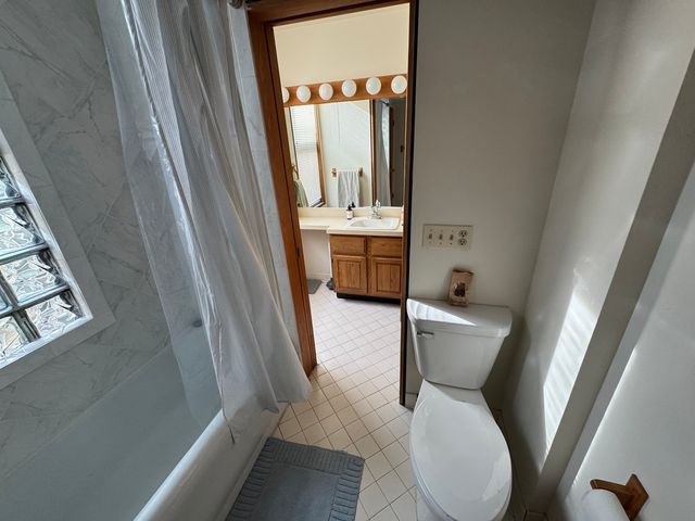 2742 N Kenmore Avenue, Chicago, IL 60614