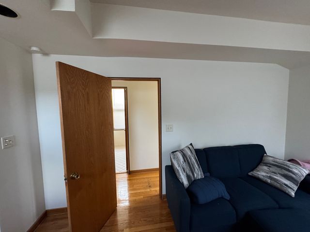 2742 N Kenmore Avenue, Chicago, IL 60614