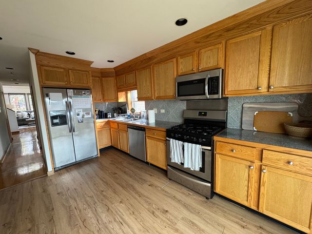 2742 N Kenmore Avenue, Chicago, IL 60614