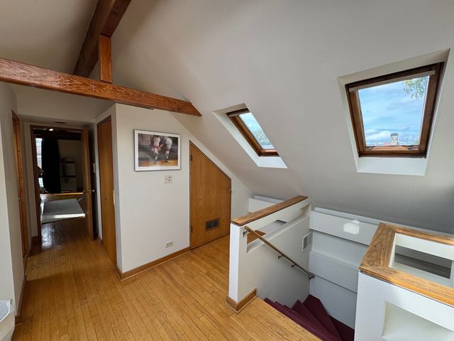 2742 N Kenmore Avenue, Chicago, IL 60614