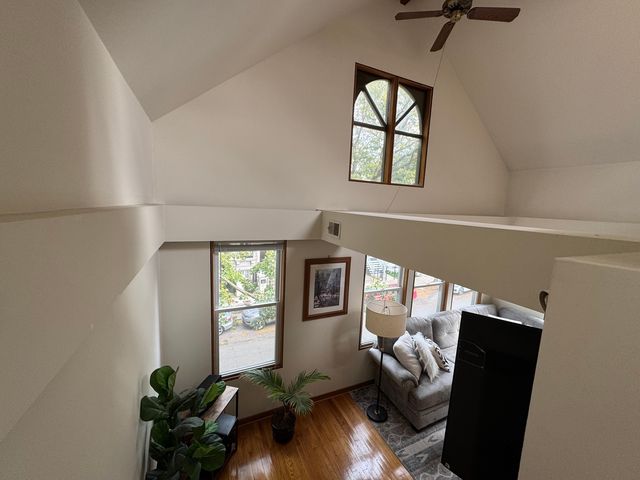 2742 N Kenmore Avenue, Chicago, IL 60614