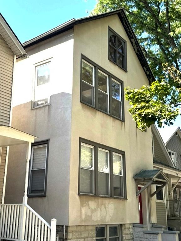2742 N Kenmore Avenue, Chicago, IL 60614