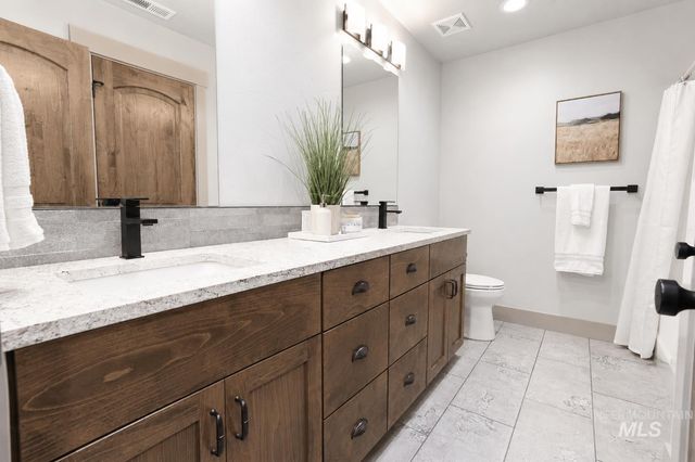 3859 E Vadonia Ln, Meridian, ID 83642