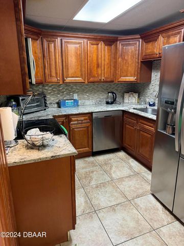 935 N Halifax Ave Apt 402, Daytona Beach, FL 32118