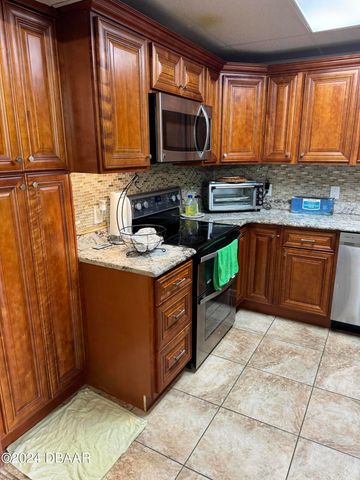 935 N Halifax Ave Apt 402, Daytona Beach, FL 32118