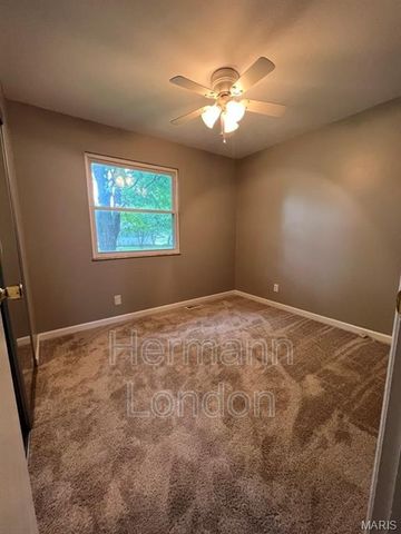 2478 Carousel Court, Florissant, MO 63031