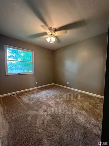 2478 Carousel Court, Florissant, MO 63031