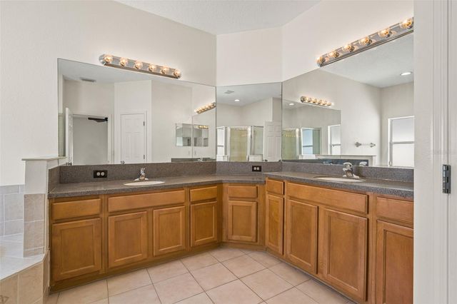 518 YORK DALE DRIVE, Ruskin, FL 33570