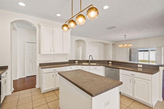 518 YORK DALE DRIVE, Ruskin, FL 33570