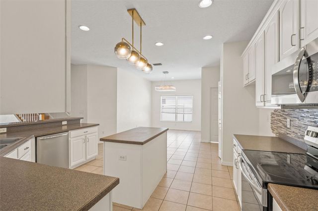 518 YORK DALE DRIVE, Ruskin, FL 33570