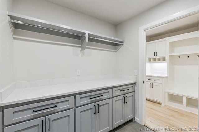 205 W 164th Place S, Glenpool, OK 74033