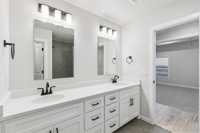 205 W 164th Place S, Glenpool, OK 74033