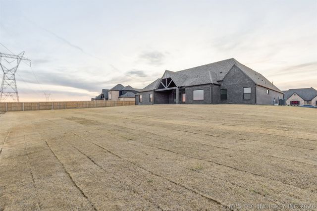 205 W 164th Place S, Glenpool, OK 74033
