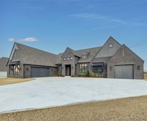 205 W 164th Place S, Glenpool, OK 74033