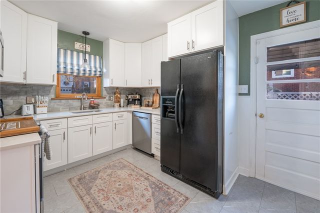 32 W Tacoma Ave, Latrobe, PA 15650