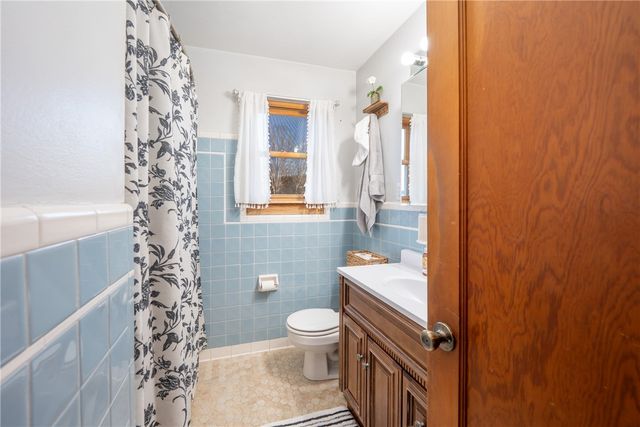 32 W Tacoma Ave, Latrobe, PA 15650