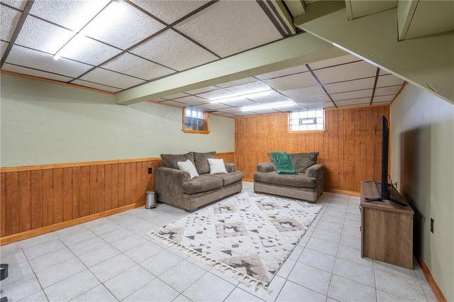 32 W Tacoma Ave, Latrobe, PA 15650