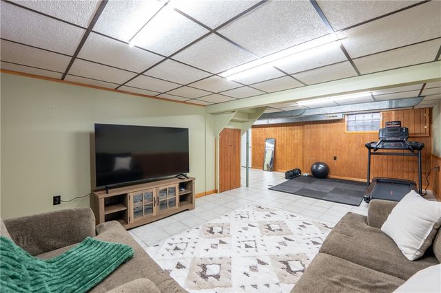 32 W Tacoma Ave, Latrobe, PA 15650